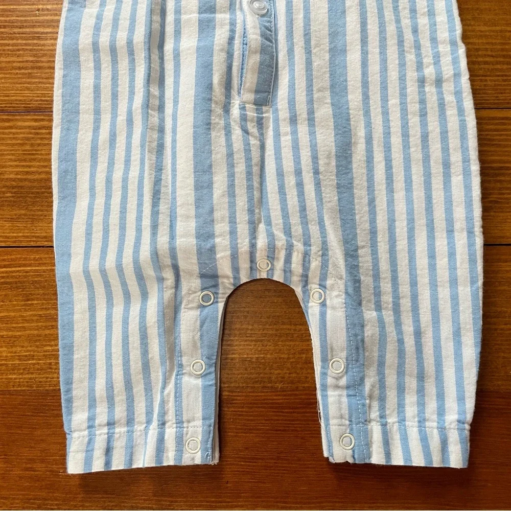 Monica & Andy Light Blue Seersucker Button Romper Size 0-3 Months